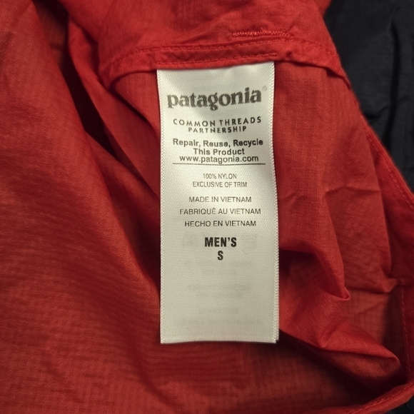 Patagonia Houdini Navy and Red Pullover - Picture 10 of 11